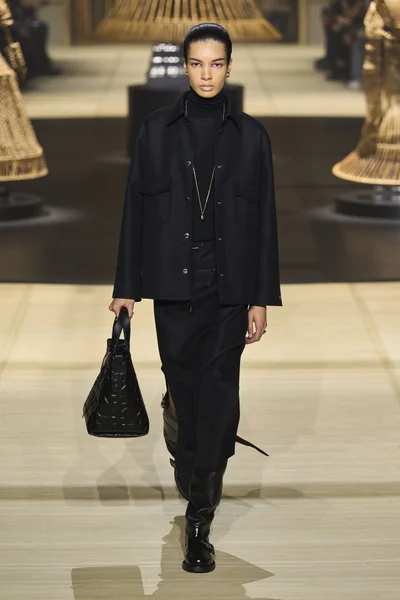 Look 19